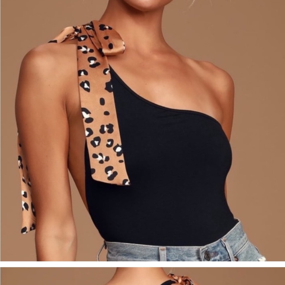 Lulu’s | leopard print black bodysuit size small